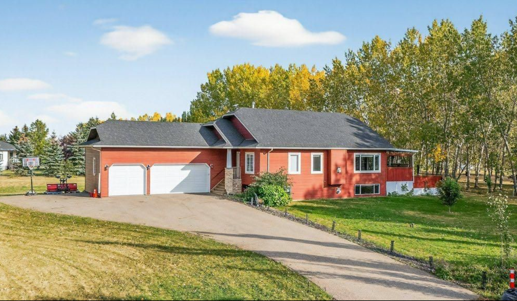 Stunning Acreage Property in Rural Rocky View County: 292185 264 Township - MLS® A2257421